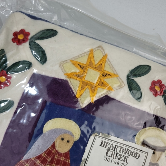 Jim Shore 4003304 Nativity Scene Pillow - Picture 4 of 14